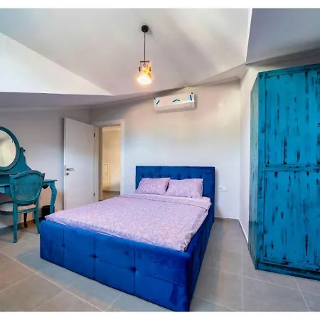 Only Blue Rhapsody Apartahotel 4*