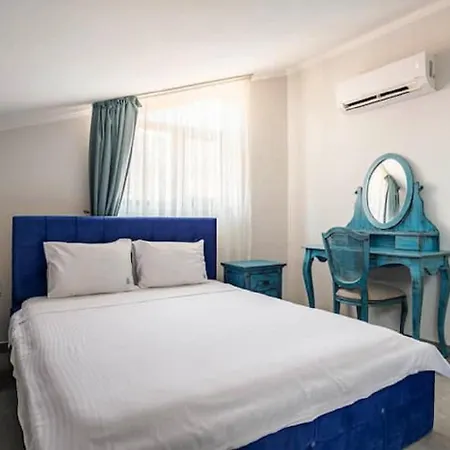 Only Blue Rhapsody Apartahotel 4*