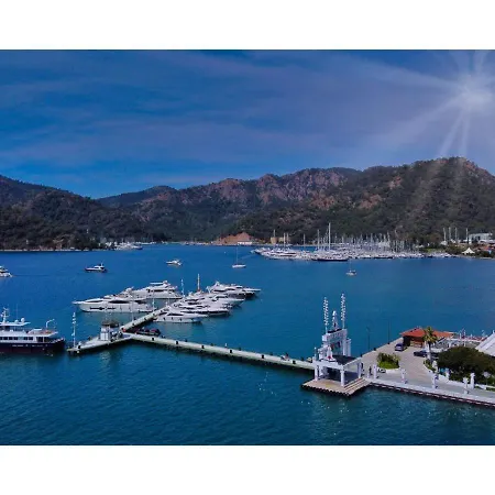 Only Blue Rhapsody Aparthotel 4*